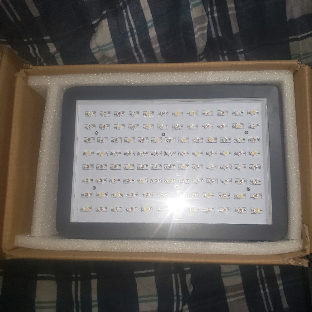 Grow light